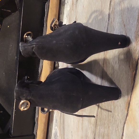 Black Lace-Up Heels with Gold Buckle Straps-8.5 - Picture 4 of 5